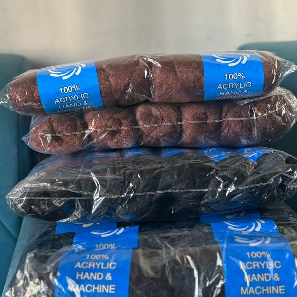 Brazilian wool acrylic hand and machine knitting yarn